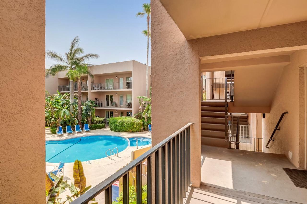 Palm Tree Escape Apartment Саут Падре Алънд Екстериор снимка